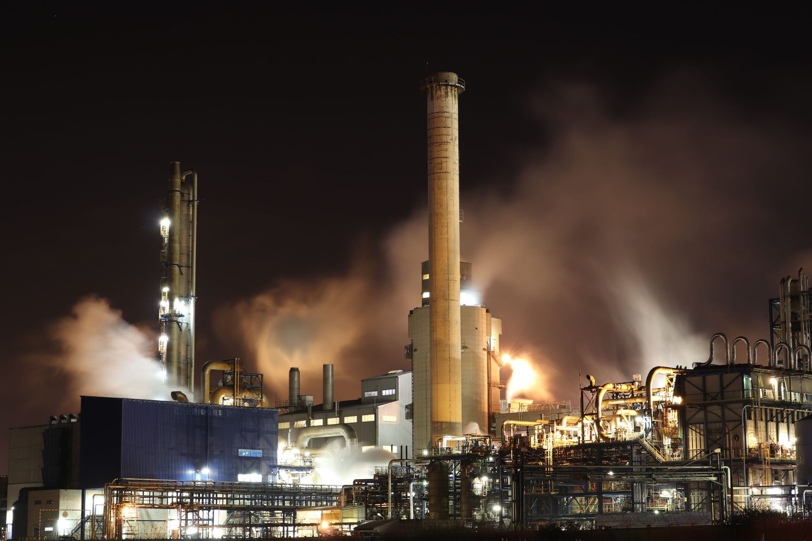 Industrial valves and pipes